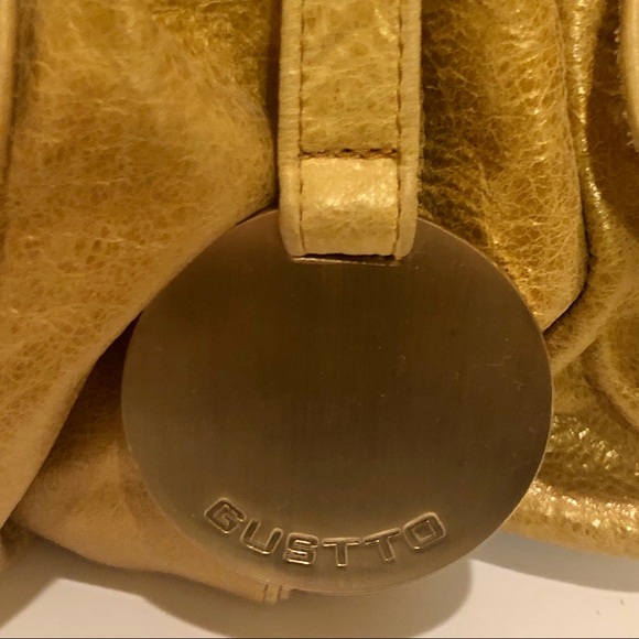 GUSTTO Gold Leather Purse - Picture 4 of 9